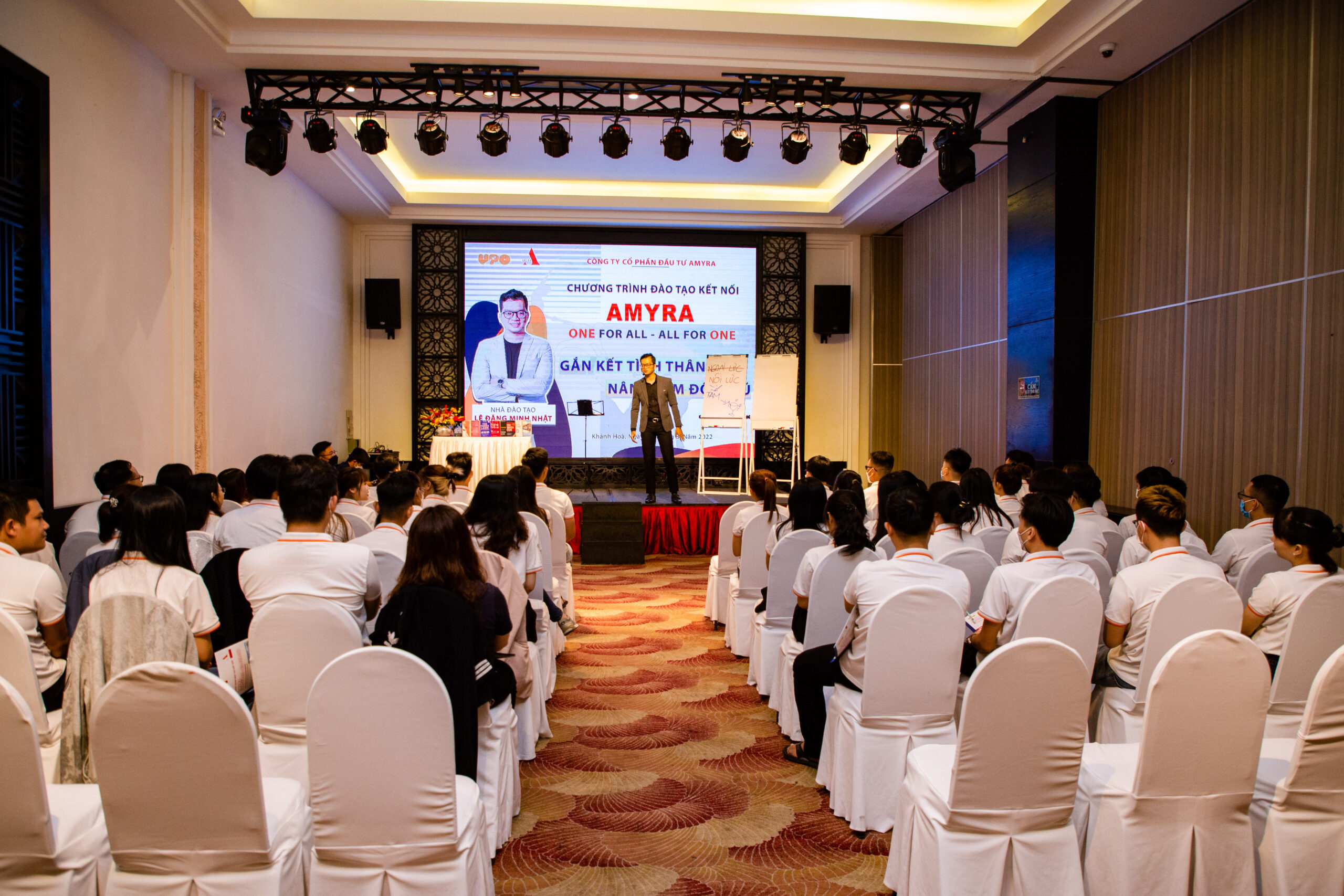 Lê Đặng Minh Nhật đào tạo đội ngũ doanh nghiệp - chương trình AMYRA