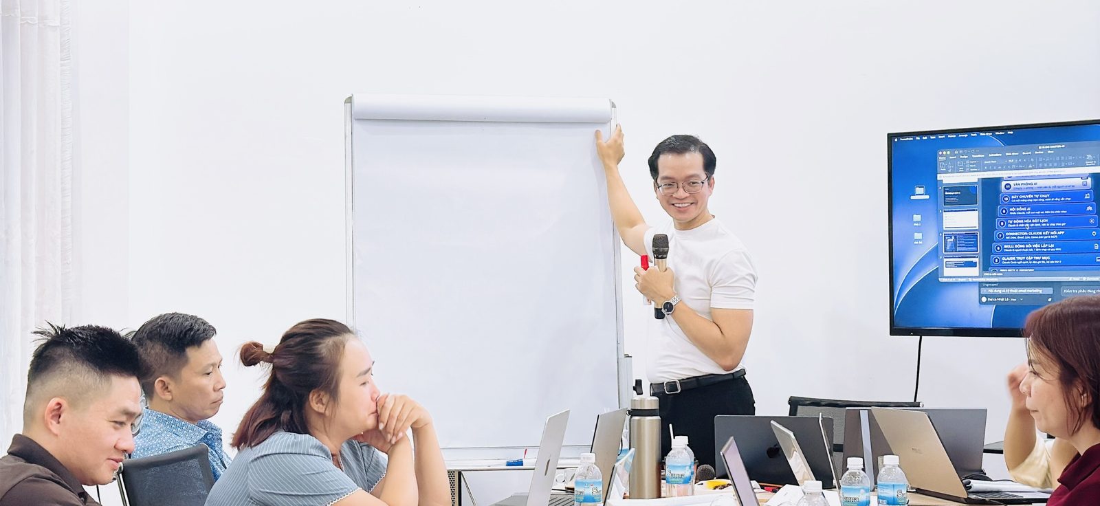 Nhật Lê giảng Tháp 10 tầng tại lớp Master AI K4
